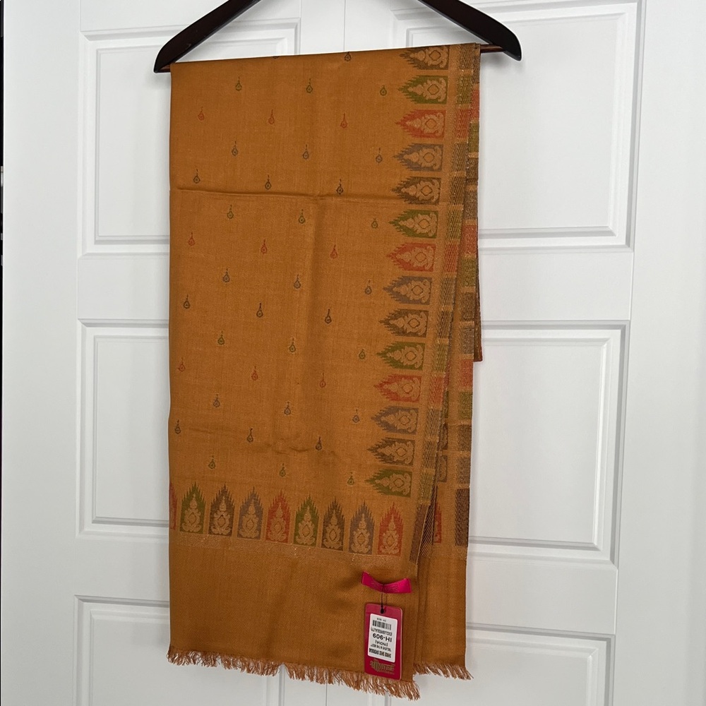 NWT Patterned Scarf